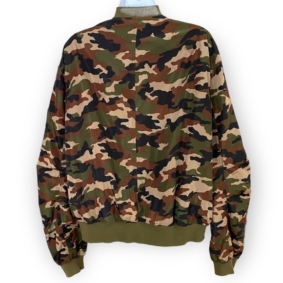 Lightweight Camo Nylon Bomber Jacket Woman Size 1X - Picture 3 of 15